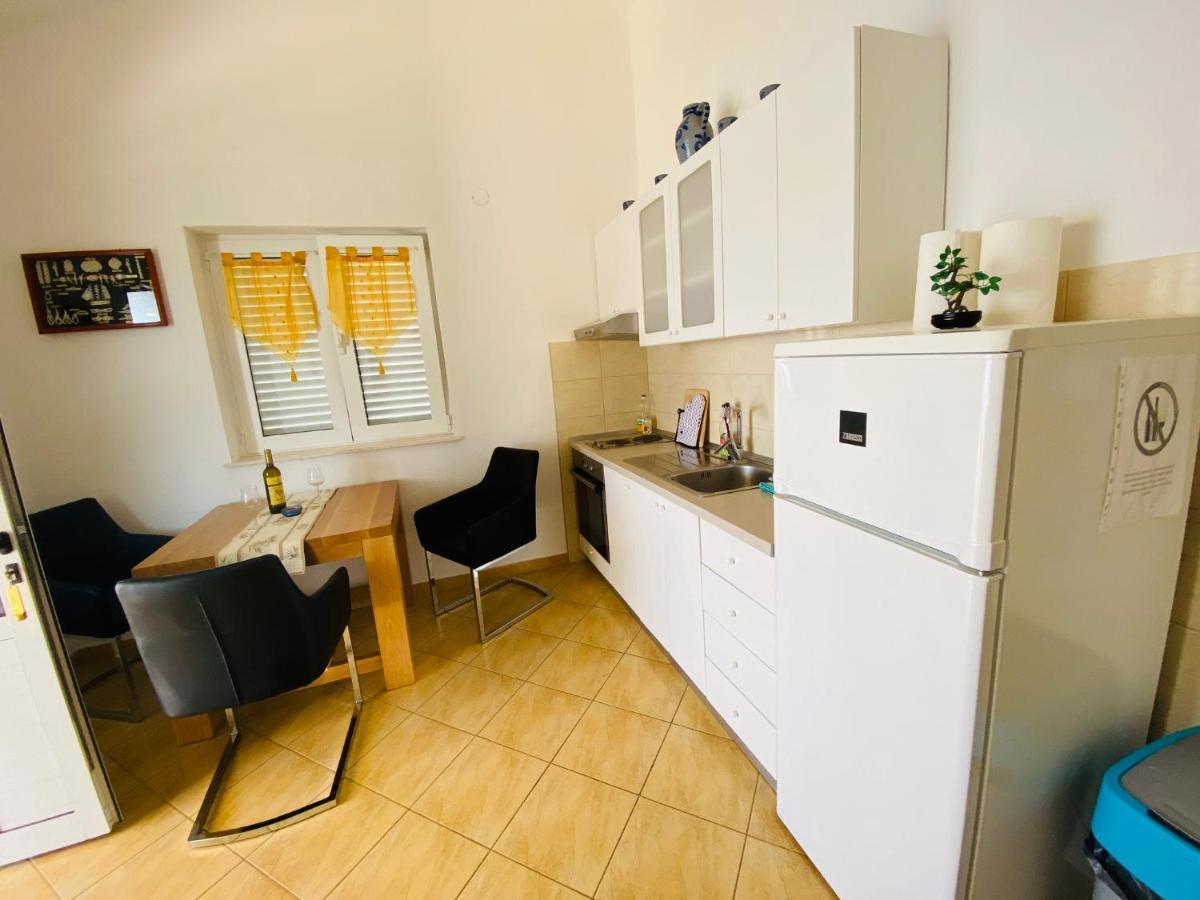 Apartmani-Joe Podglavica Buitenkant foto