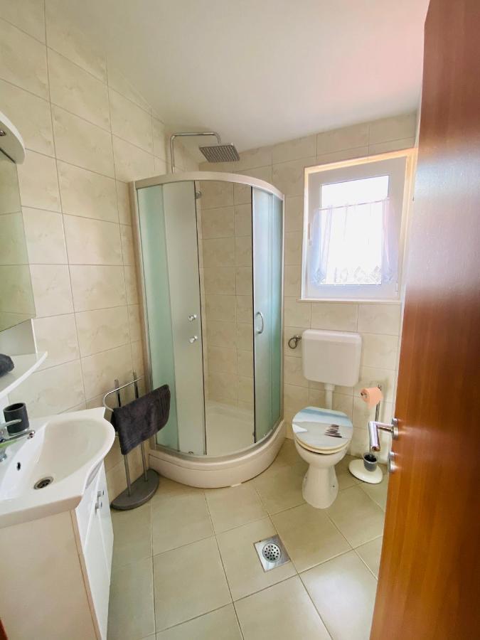 Apartmani-Joe Podglavica Buitenkant foto