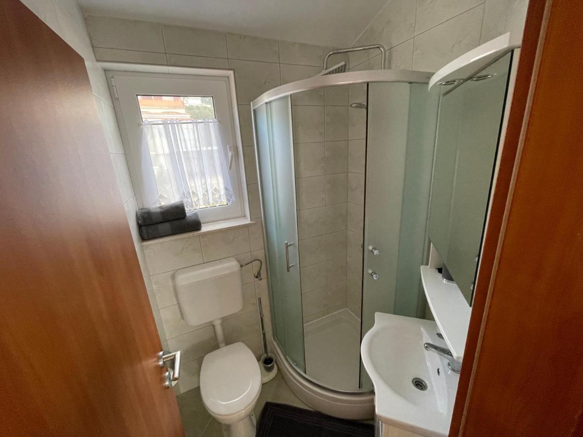Apartmani-Joe Podglavica Buitenkant foto